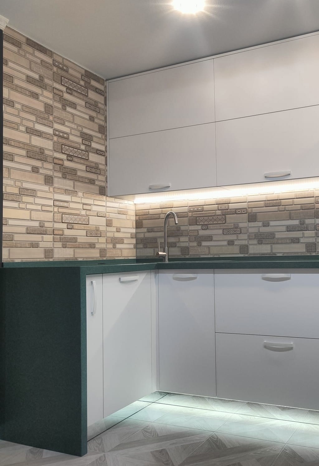 Столешница Kerrock Shamrock 633